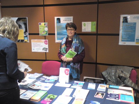 Therese au stand documentation